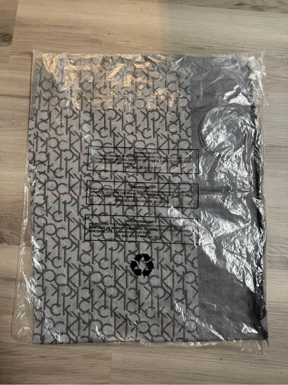Calvin Klein Patterned Gray scarf